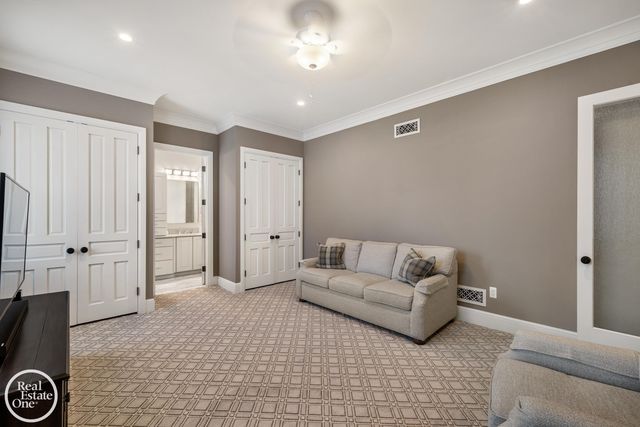 577 Washington Road, Grosse Pointe, MI 48230