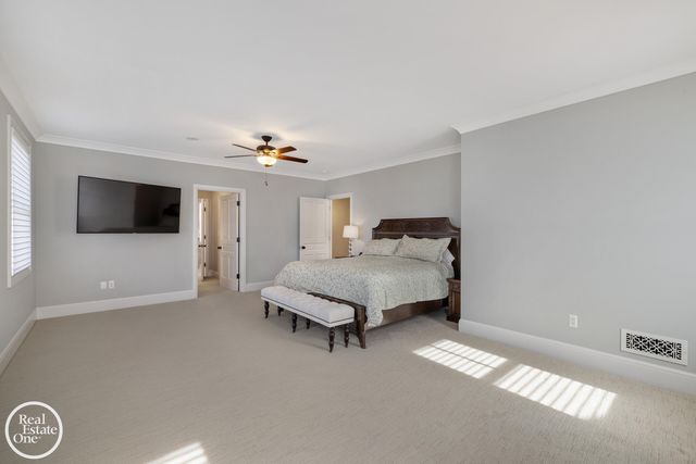 577 Washington Road, Grosse Pointe, MI 48230