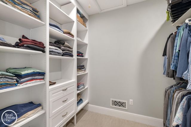 577 Washington Road, Grosse Pointe, MI 48230