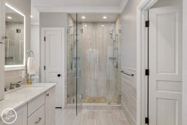 577 Washington Road, Grosse Pointe, MI 48230