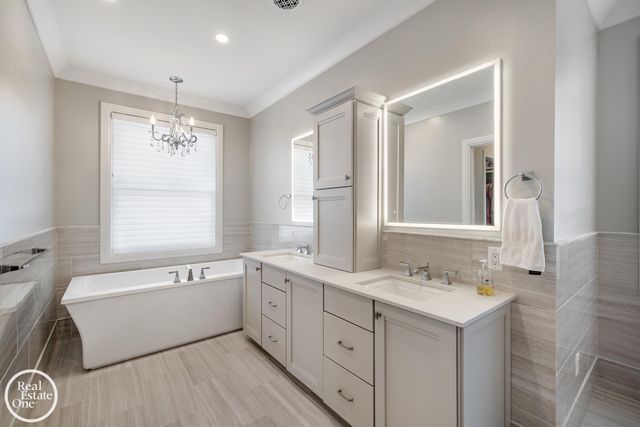 577 Washington Road, Grosse Pointe, MI 48230