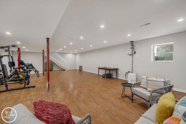 577 Washington Road, Grosse Pointe, MI 48230