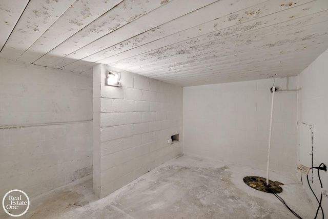 577 Washington Road, Grosse Pointe, MI 48230