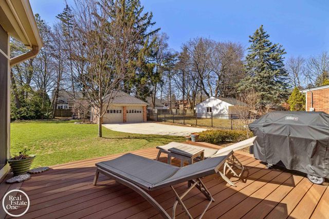 577 Washington Road, Grosse Pointe, MI 48230