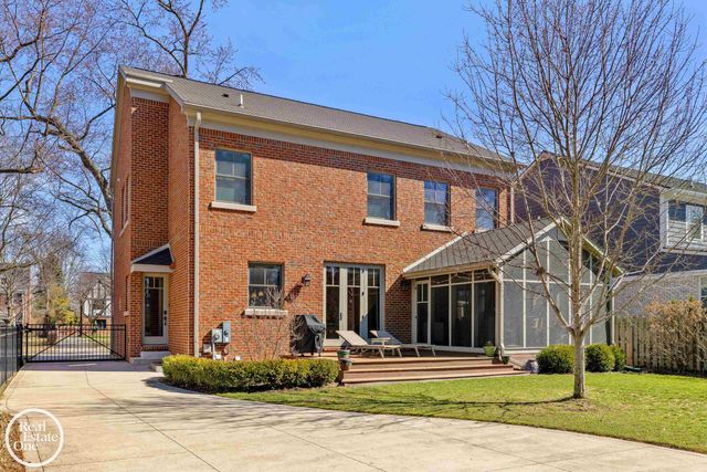 577 Washington Road, Grosse Pointe, MI 48230