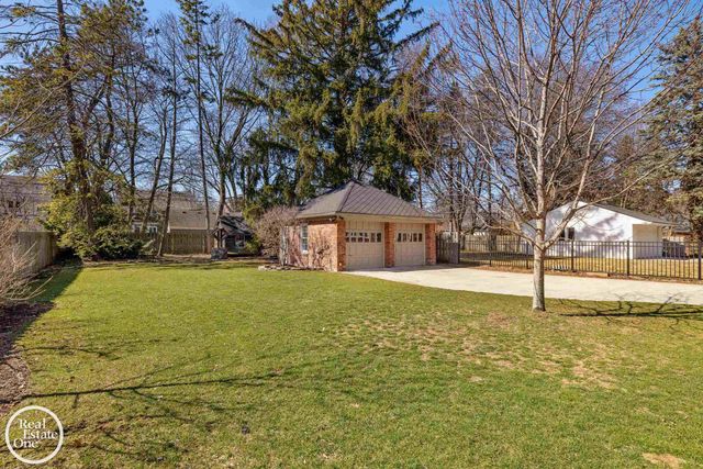 577 Washington Road, Grosse Pointe, MI 48230