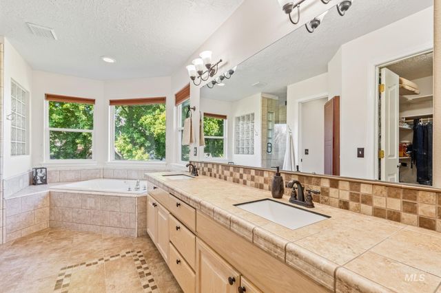 1820 N Princeton Way, Eagle, ID 83616