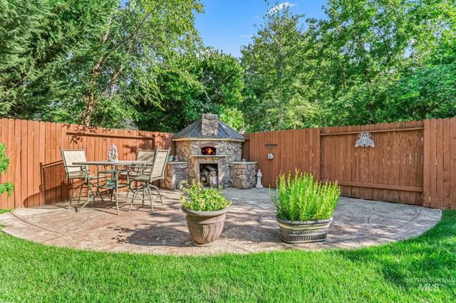 1820 N Princeton Way, Eagle, ID 83616