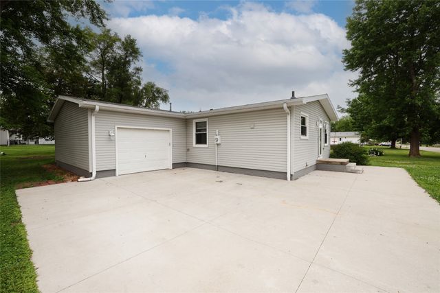 912 College Street, Boone, IA 50036
