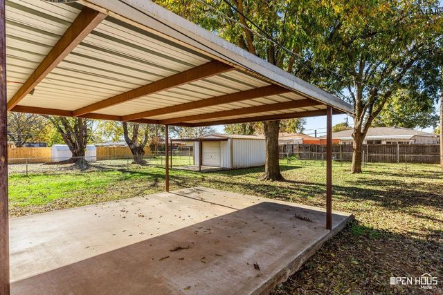 1112 BISHOP ROAD, Burkburnett, TX 76354