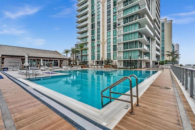 300 Sunny Isles Blvd 4-502, Sunny Isles Beach, FL 33160