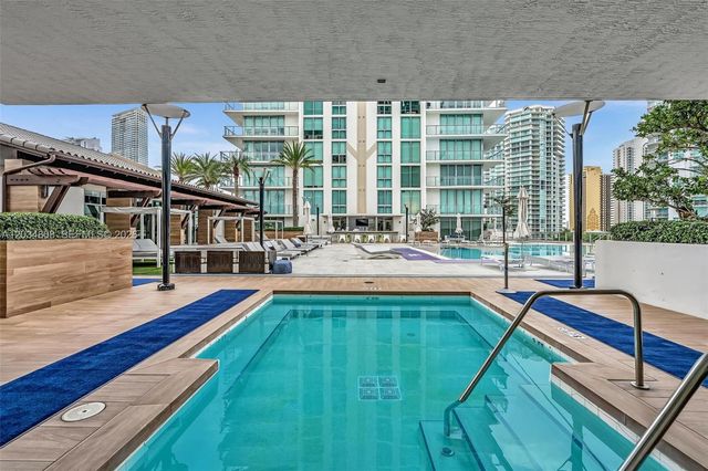 300 Sunny Isles Blvd 4-502, Sunny Isles Beach, FL 33160