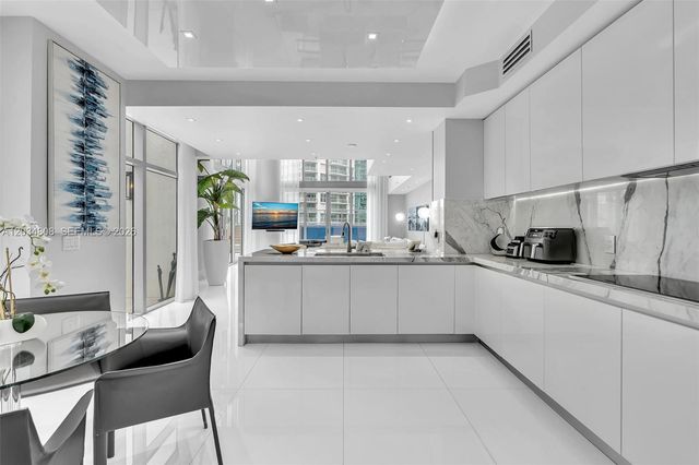 300 Sunny Isles Blvd 4-502, Sunny Isles Beach, FL 33160