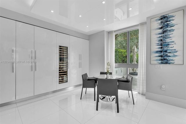 300 Sunny Isles Blvd 4-502, Sunny Isles Beach, FL 33160