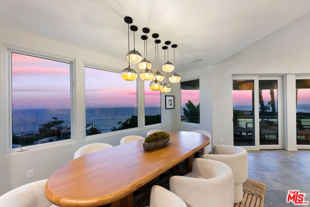 Image 13 of property listing at 31558 Victoria Point Road, Malibu, CA 90265