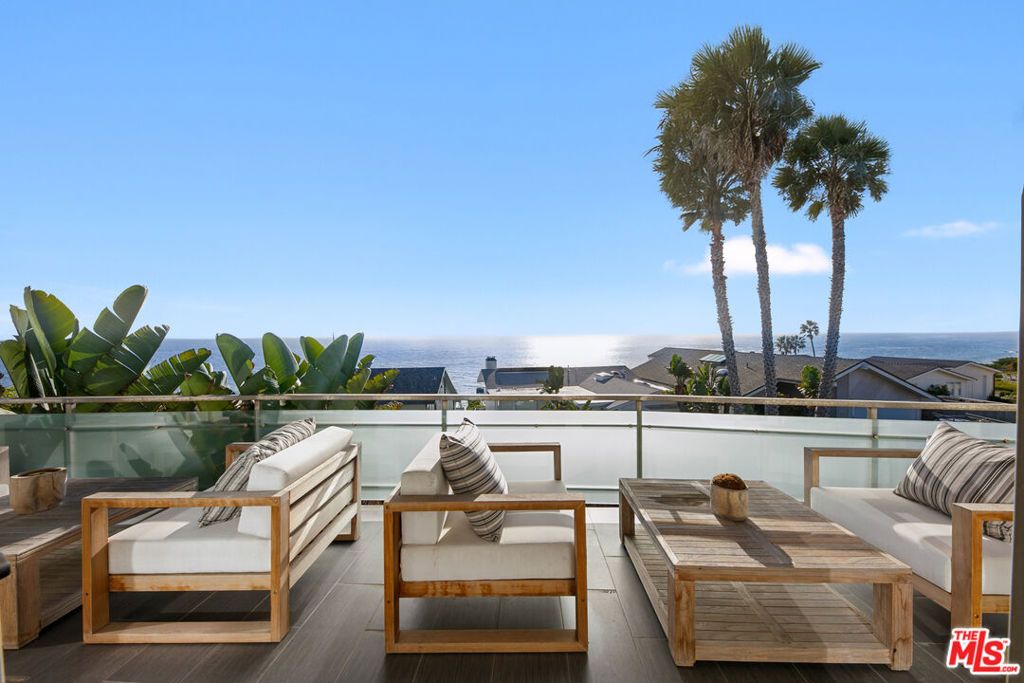 Image 14 of property listing at 31558 Victoria Point Road, Malibu, CA 90265