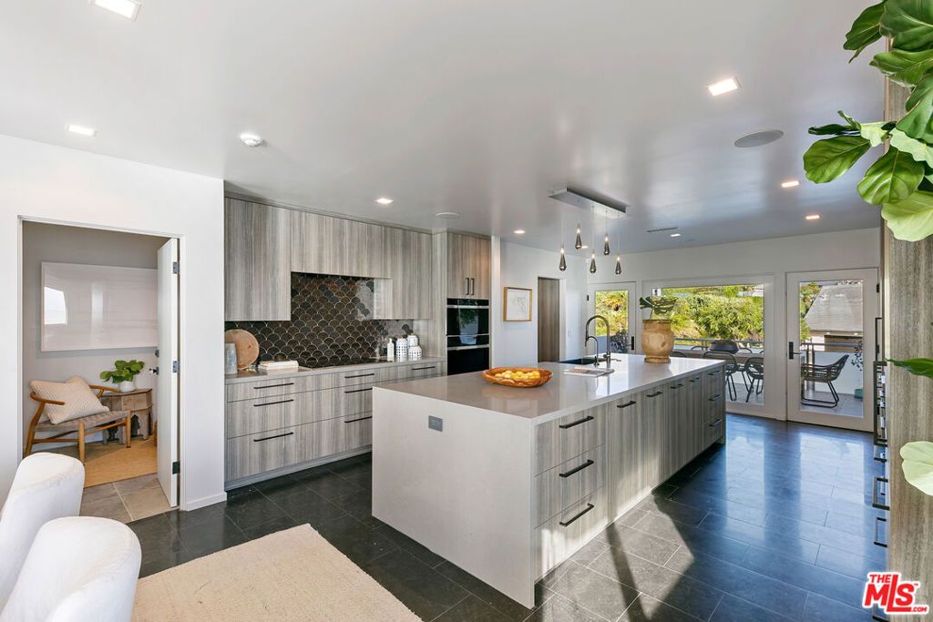 Image 17 of property listing at 31558 Victoria Point Road, Malibu, CA 90265