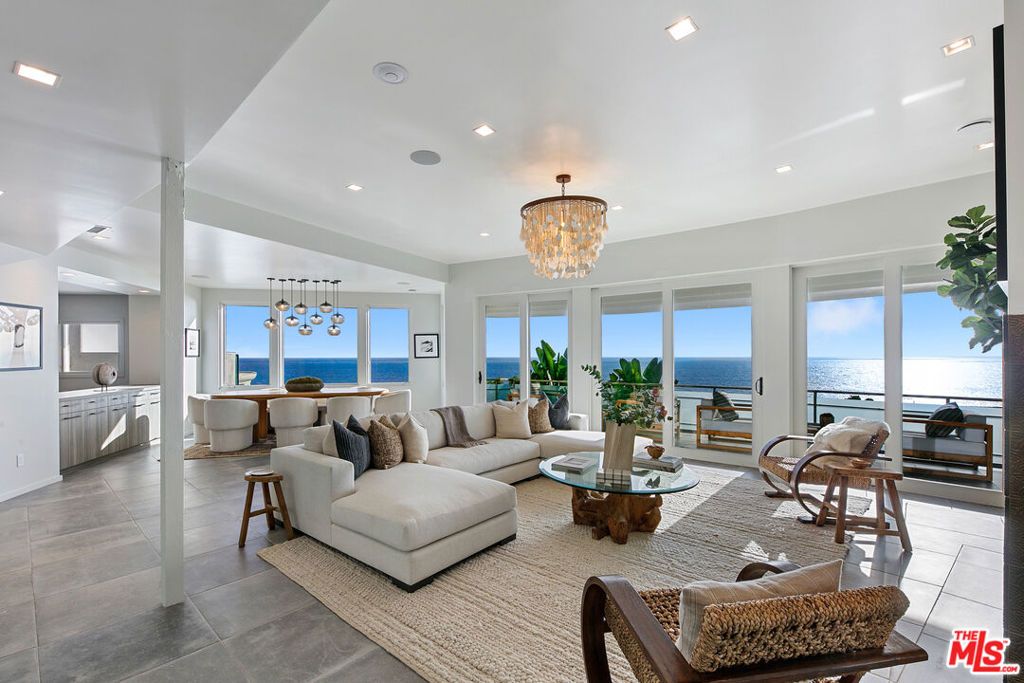 Image 5 of property listing at 31558 Victoria Point Road, Malibu, CA 90265