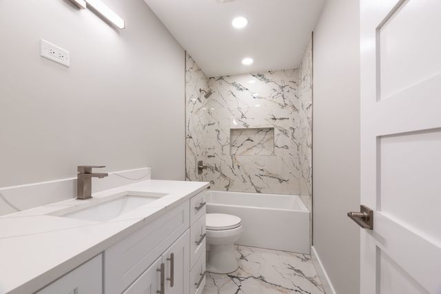 3437 Summerhill Drive, Woodridge, IL 60517