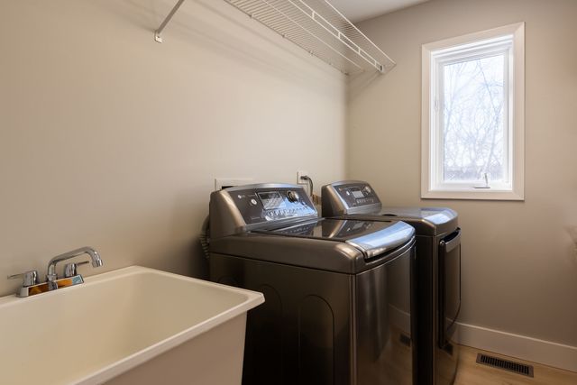 3437 Summerhill Drive, Woodridge, IL 60517