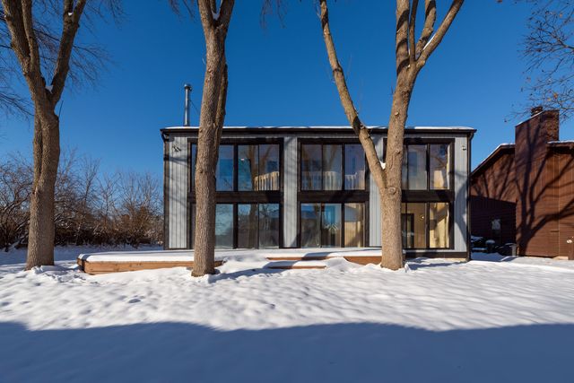 3437 Summerhill Drive, Woodridge, IL 60517