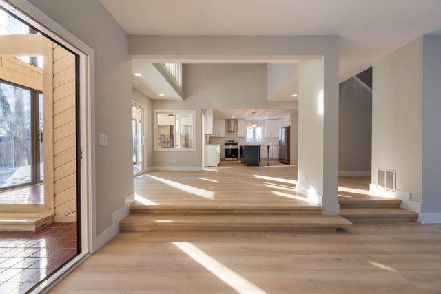 3437 Summerhill Drive, Woodridge, IL 60517