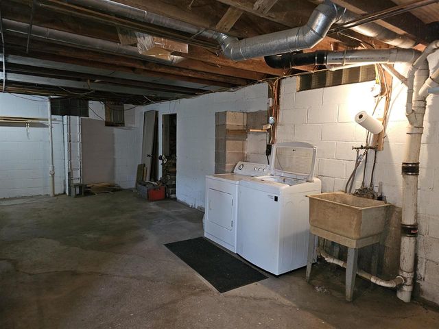 405 E PINE STREET, Medford, WI 54451