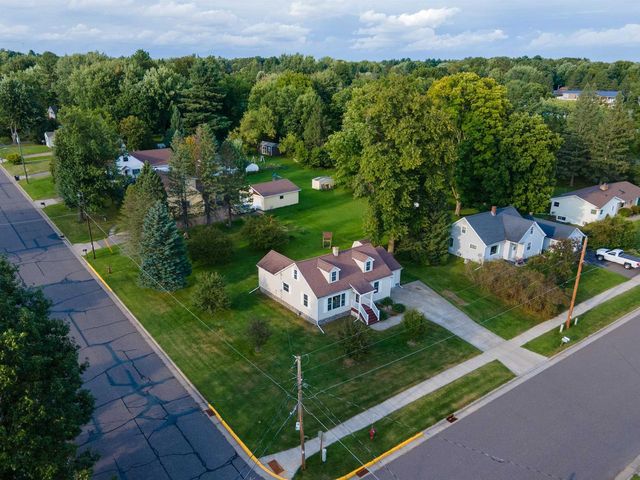 405 E PINE STREET, Medford, WI 54451