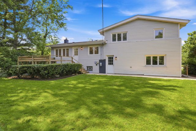 1225 Central Avenue, Deerfield, IL 60015