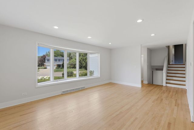 1225 Central Avenue, Deerfield, IL 60015