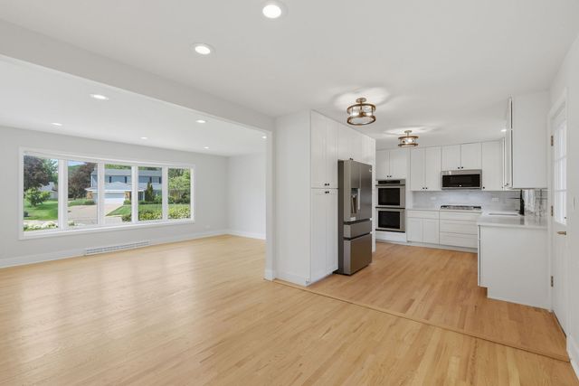 1225 Central Avenue, Deerfield, IL 60015