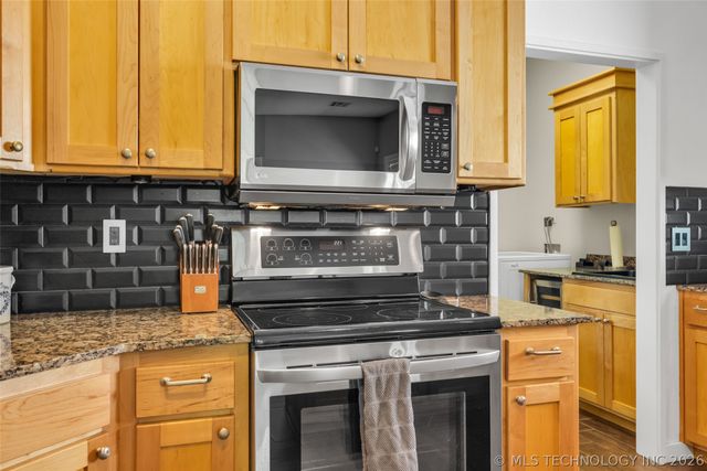 6515 N 4402 Road, Adair, OK 74330