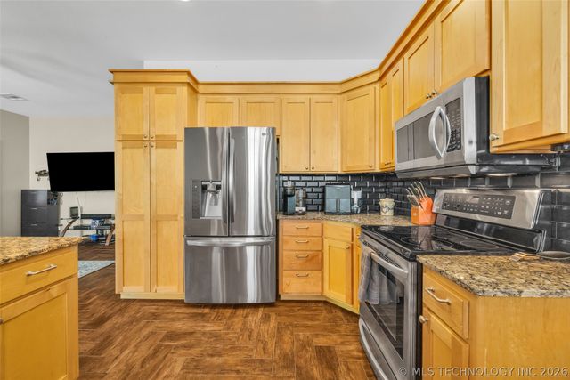6515 N 4402 Road, Adair, OK 74330