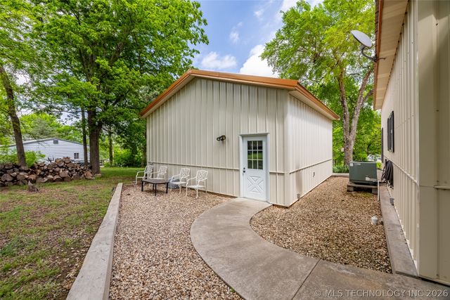 6515 N 4402 Road, Adair, OK 74330