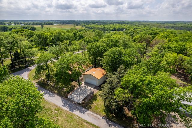 6515 N 4402 Road, Adair, OK 74330