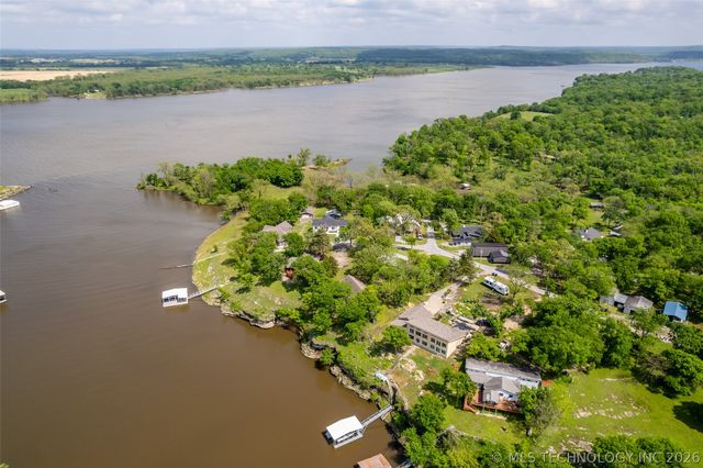 6515 N 4402 Road, Adair, OK 74330