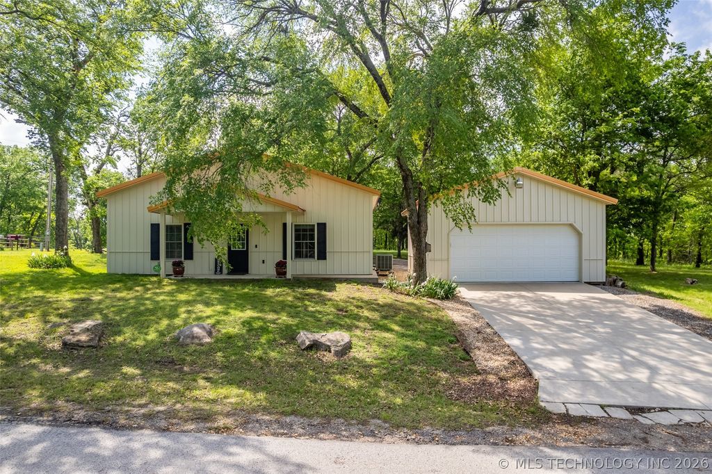 6515 N 4402 Road, Adair, OK 74330