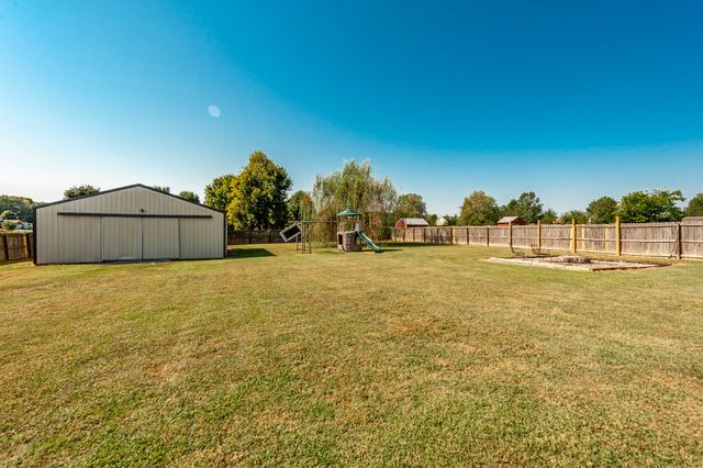 1008 Spire Way Dr, Castalian Springs, TN 37031