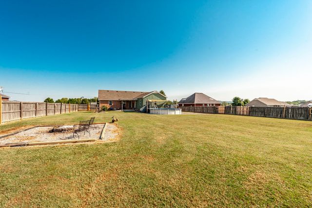 1008 Spire Way Dr, Castalian Springs, TN 37031