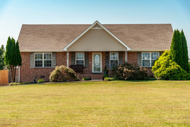 1008 Spire Way Dr, Castalian Springs, TN 37031