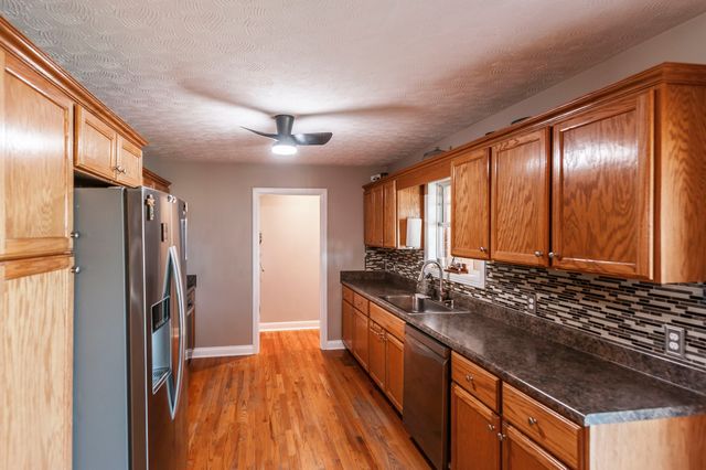 1008 Spire Way Dr, Castalian Springs, TN 37031