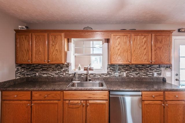 1008 Spire Way Dr, Castalian Springs, TN 37031