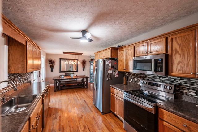 1008 Spire Way Dr, Castalian Springs, TN 37031