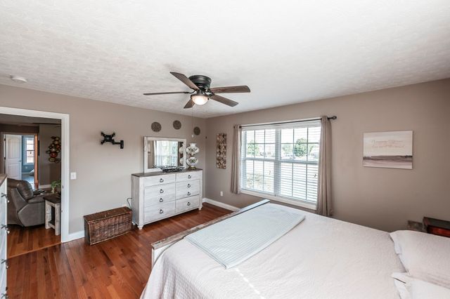 1008 Spire Way Dr, Castalian Springs, TN 37031