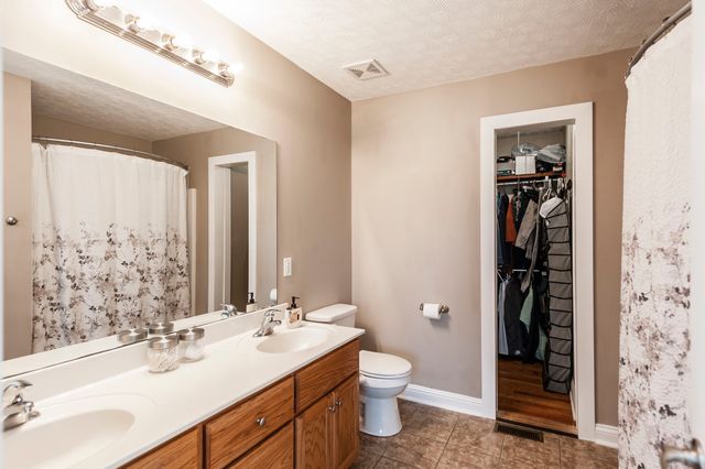 1008 Spire Way Dr, Castalian Springs, TN 37031