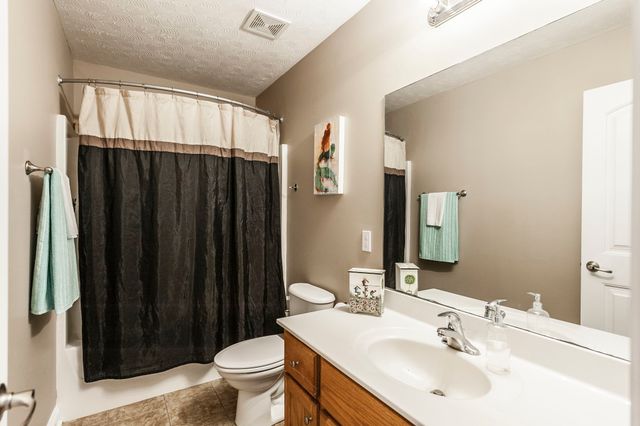 1008 Spire Way Dr, Castalian Springs, TN 37031