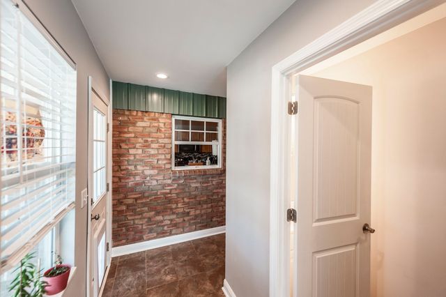 1008 Spire Way Dr, Castalian Springs, TN 37031