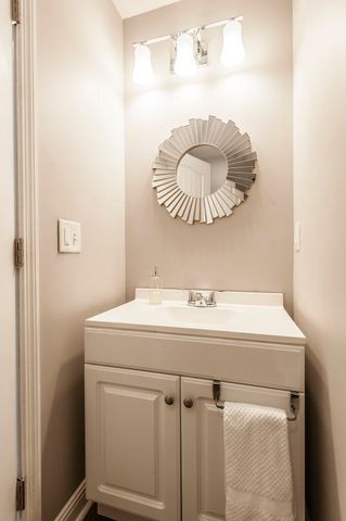 1008 Spire Way Dr, Castalian Springs, TN 37031