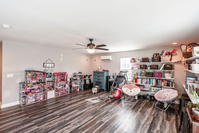 1008 Spire Way Dr, Castalian Springs, TN 37031