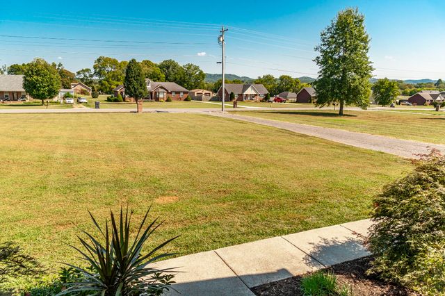 1008 Spire Way Dr, Castalian Springs, TN 37031